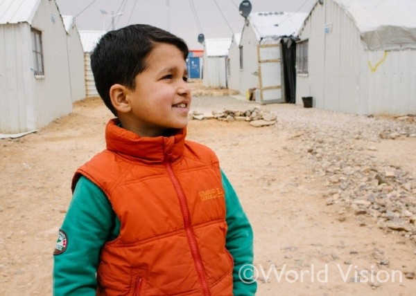 シリアからヨルダンに逃れた10歳の少年