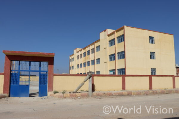 過去のマイルストーン・プロジェクトで修復された校舎（シリア北西部）