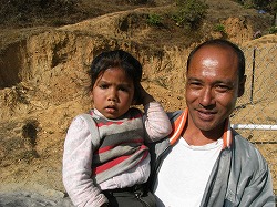 ネパールの親子