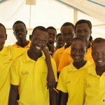 エチオピア　南スーダン難民キャンプ　教育事業で学んでいる生徒たち