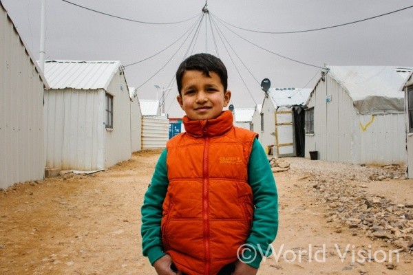 難民キャンプで暮らす男の子