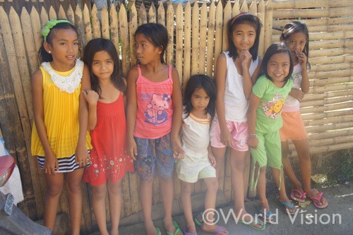 フィリピン、サマール地域の女の子たち